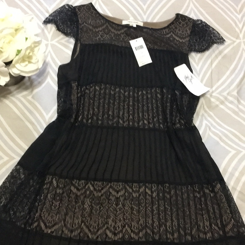 Beautiful lace pleated  dress! ❤️